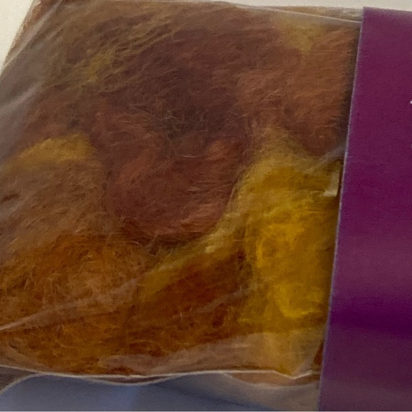 12 Dimensions FeltWorks 100% Wool Gold Curly Roving 0.25oz Needle Felting Crafts - Picture 12 of 15